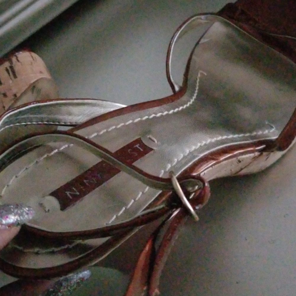 Shoes - Picture 4 of 5